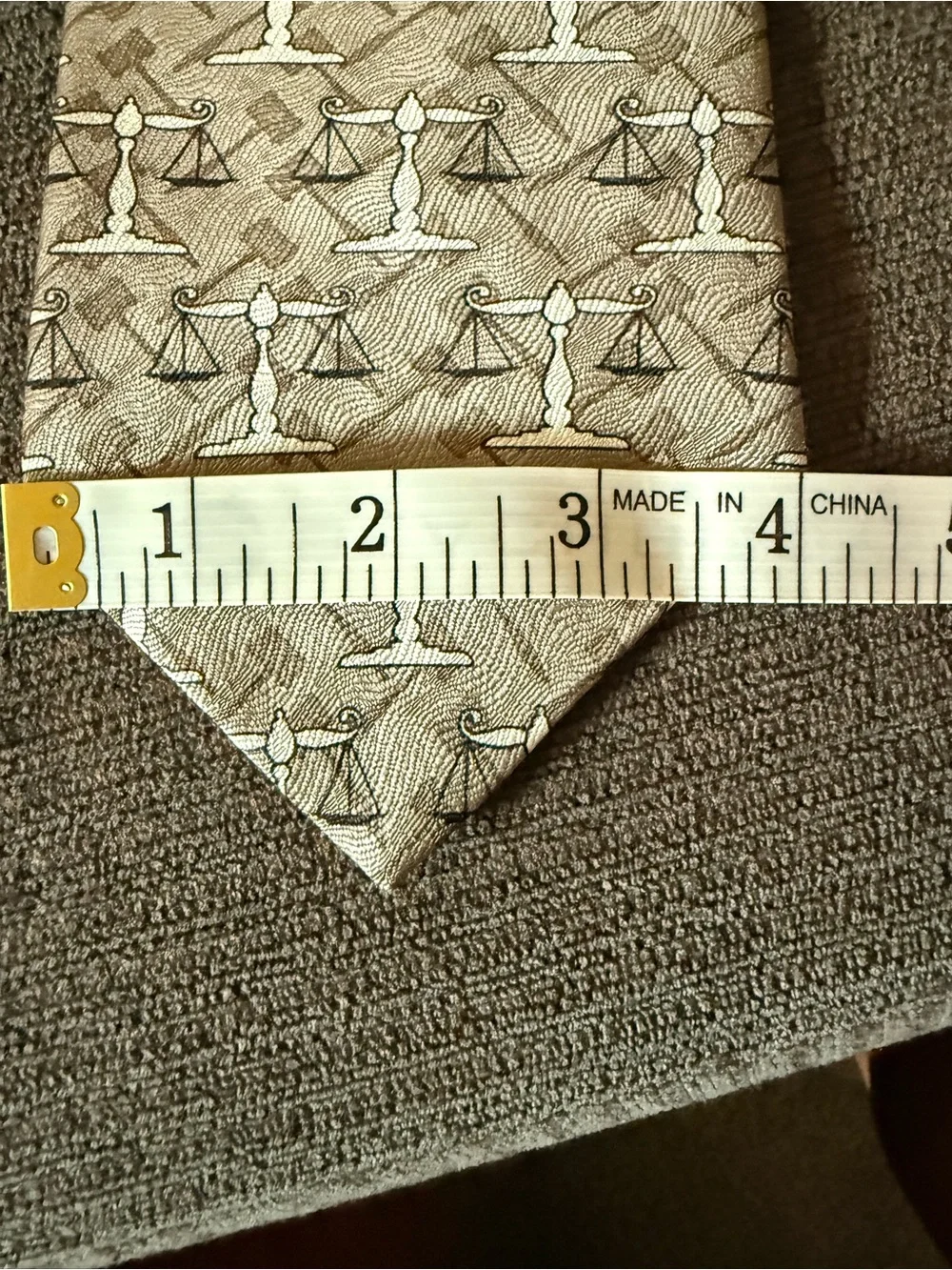 RM Style Men's Beige Patterned Tie - Scales Motif